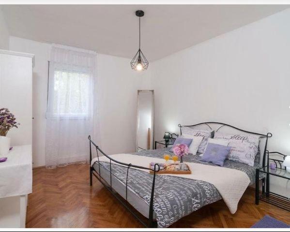 Triumph Appartement Split Buitenkant foto